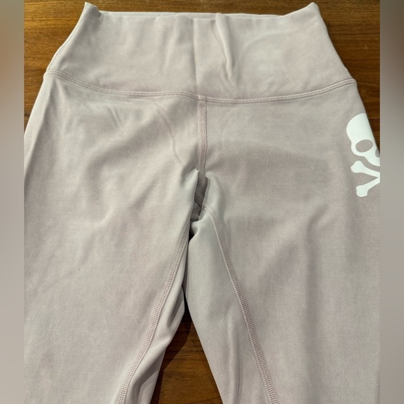 Lululemon Wunder Under High-Rise Tight Snow Washed 28"
Washed Light Pink Size 4 - Picture 4 of 5